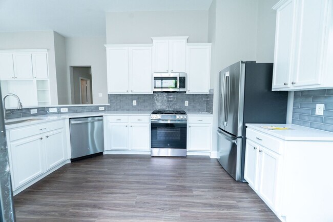 Building Photo - 3105 Whispering Pine Blvd