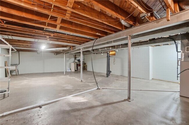 Building Photo - 318 E Central Ave