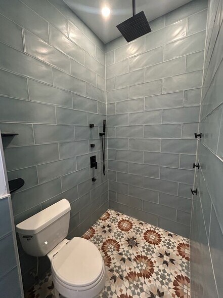 Building Photo - 644 Dayton St