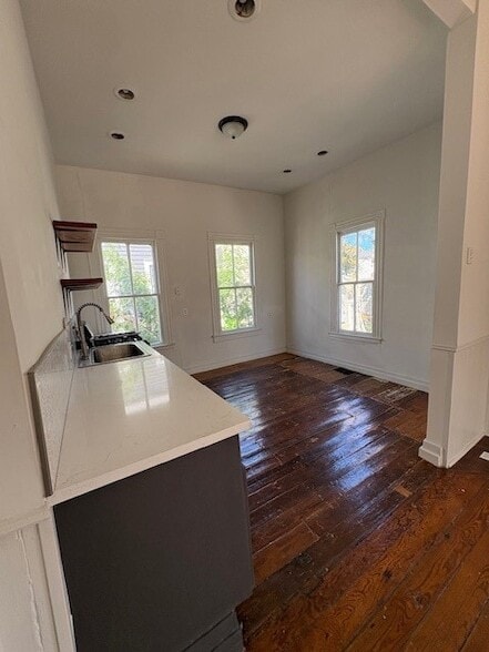 Building Photo - 610 14th St