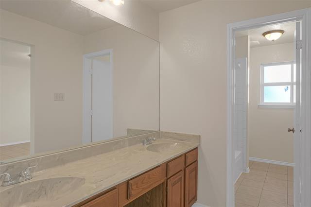 Building Photo - 7409 Meadow Creek Dr