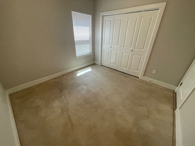 Building Photo - For Rent – Charming 3 Bed | 2 Bath Home wi...