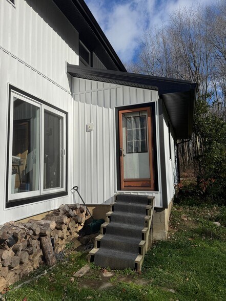 Building Photo - 11711 Mayfield Rd