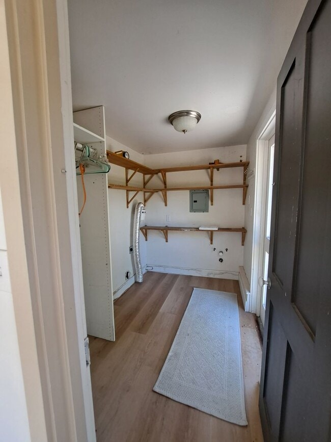 Building Photo - Living that Country Life in Napa - Close t...