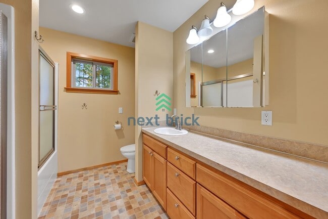 Building Photo - 2 BED & 2 BATH SINGLE FAMILY FOR RENT