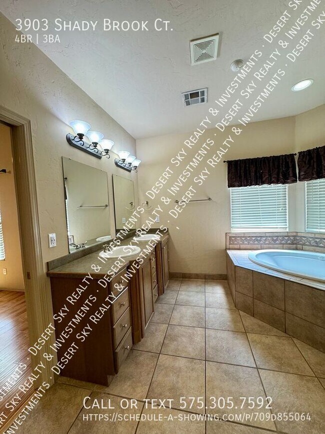 Building Photo - 3903 Shady Brook Ct