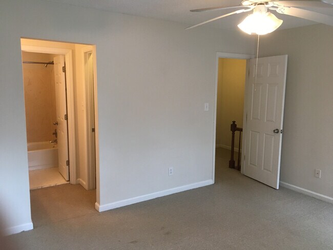 Building Photo - 1750 Clairmont Rd