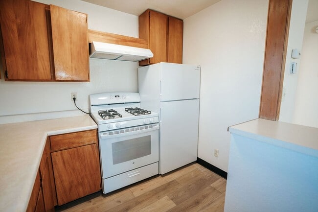 Building Photo - 1983 Sutter Rd