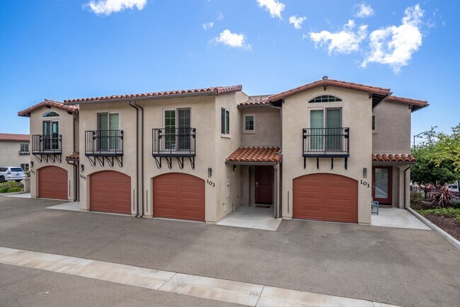 Building Photo - This Sunset Beach Estates Townhome will have you speechless!