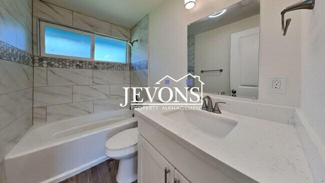 Building Photo - 19019 SE 164Th St Renton, WA 98058