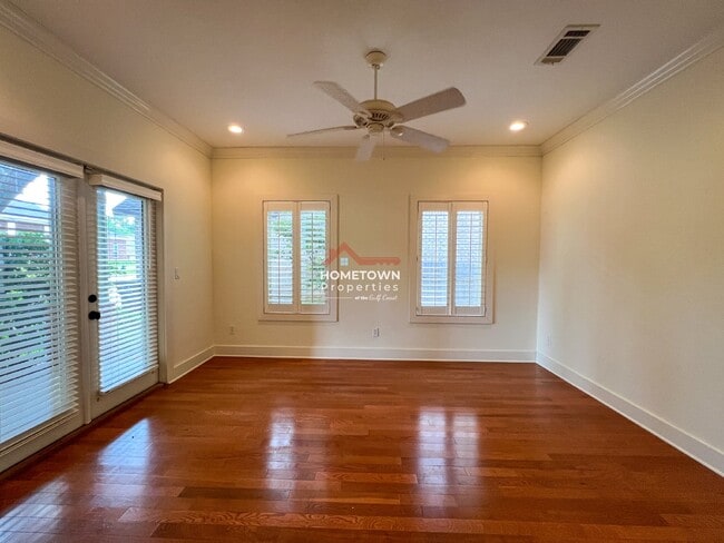 Building Photo - Beautiful 3-Bed Home with Outdoor Kitchen ...