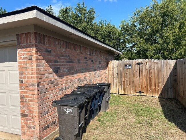 Building Photo - 4508 Compass Ct