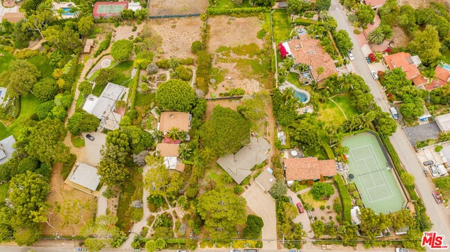 Building Photo - 28952 Selfridge Dr