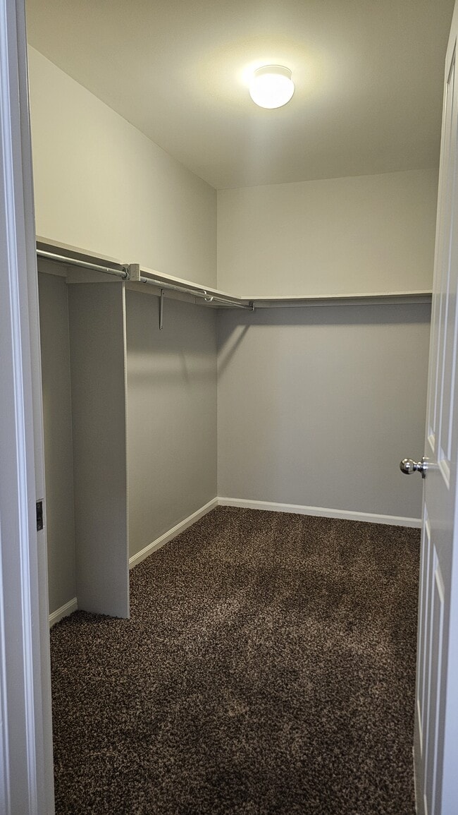 Building Photo - 4046 Kirkway Ct