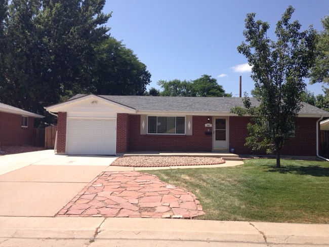 Primary Photo - Fabulous Lakewood Home!