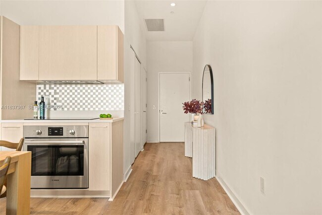 Building Photo - 501 NE 31st St