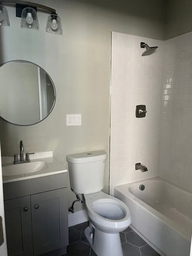 Building Photo - 6448 S St Lawrence Ave