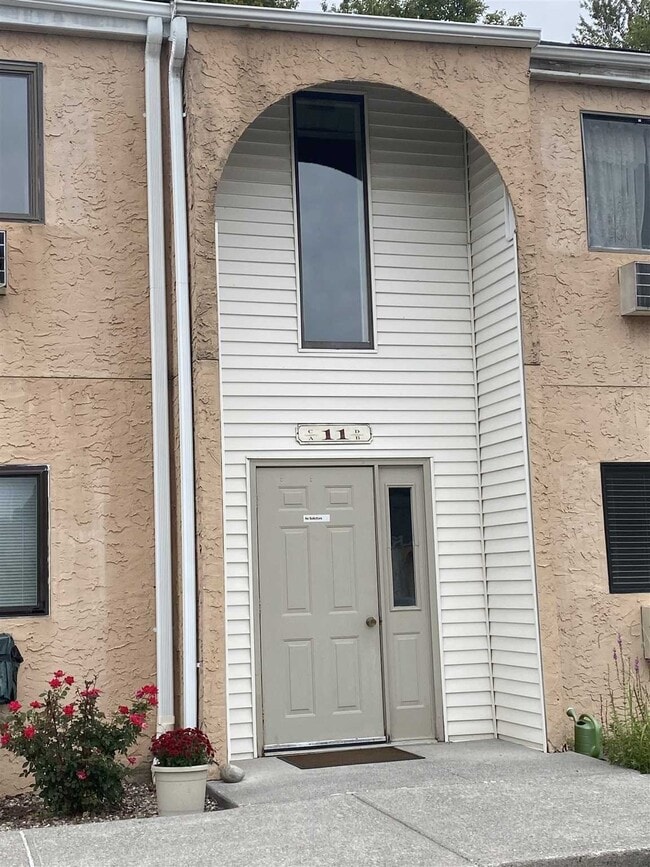 11 Scarborough Ln 11 Scarborough Ln Wappingers Falls NY 12590