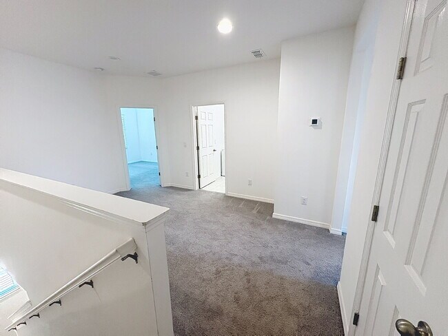 Building Photo - 6328 Goldcoast Ave