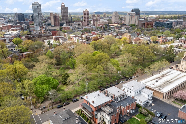 Building Photo - 556 Chapel St