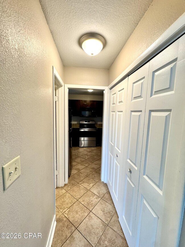 Building Photo - 2523 Johnson Dr