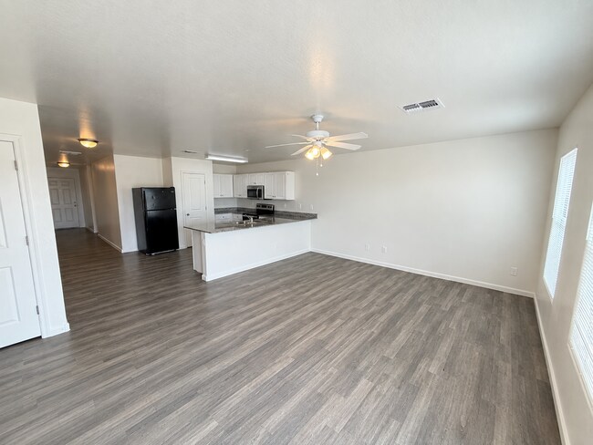 Building Photo - Beautiful 4-Bed, 2-Bath Home in Casa Grande!