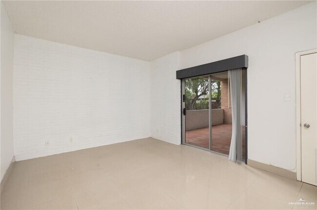 Building Photo - 2200 S 10th St