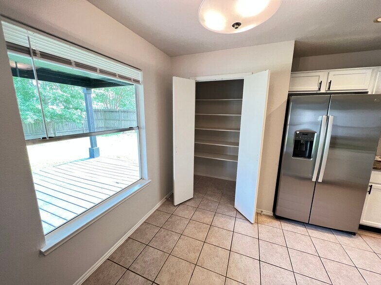 Building Photo - 18602 Twigsworth Ln