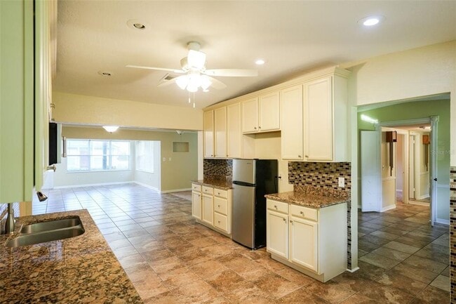 Building Photo - 10031 Union Park Dr