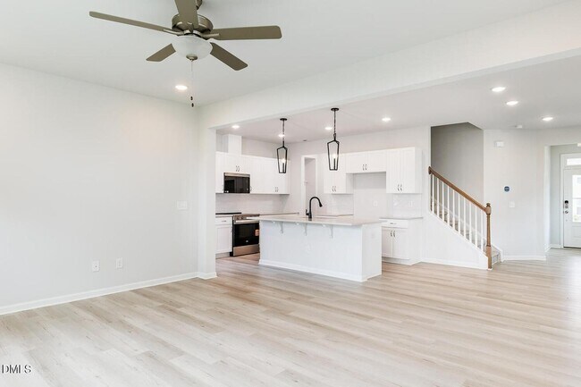 Building Photo - 152 Kobus Ct