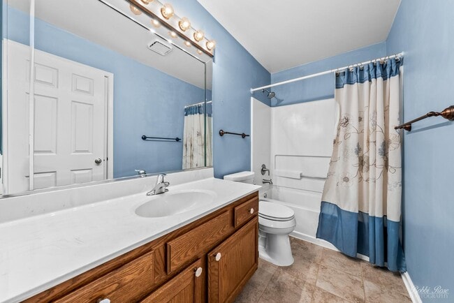 Building Photo - 800 E Saratoga Cir