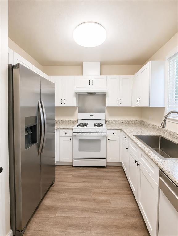 Building Photo - 501 Amaryllis Ave