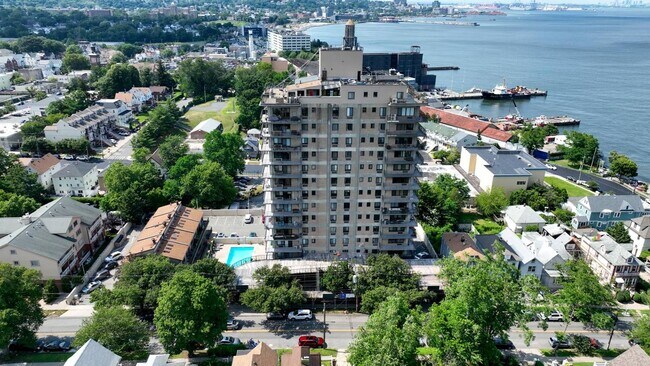 Building Photo - 31 Hylan Blvd