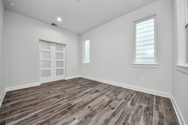 Building Photo - 9577 Neuens Rd