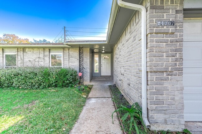 Building Photo - 24007 Pepperrell Pl St