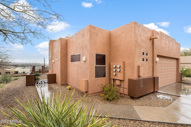 Primary Photo - 1 Northridge Cir