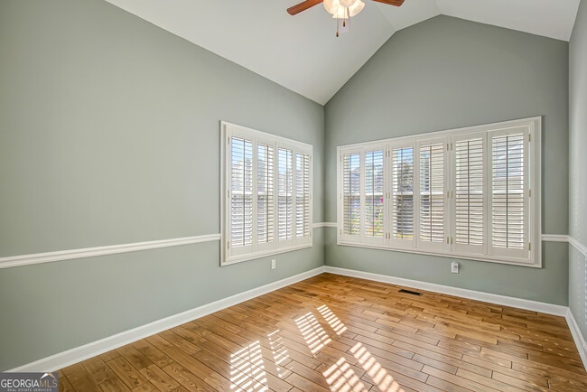 Building Photo - 112 Cottage Grove