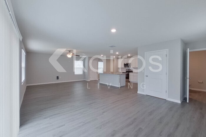 Building Photo - 8694 SW 43rd Ter