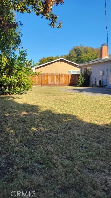 Building Photo - 249 E Lancaster Dr