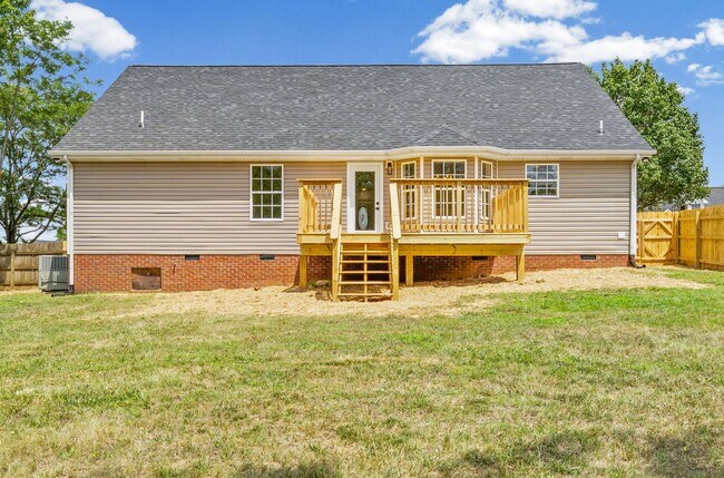 Building Photo - 270 Harold Dr