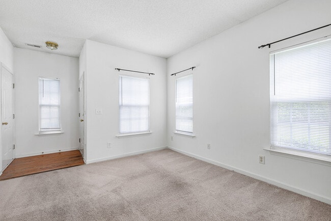 Building Photo - 6533 Clarksdale Ln