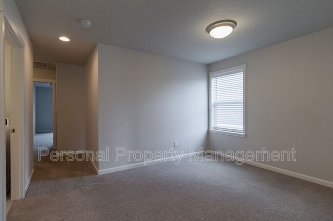 Building Photo - 5716 NE 58th Way