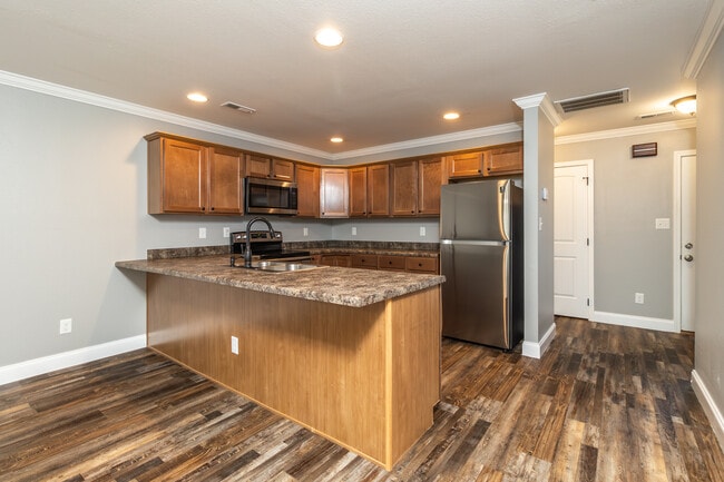 Building Photo - 926 Warrior Hill Dr