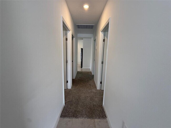 Building Photo - 1373 Current Pl