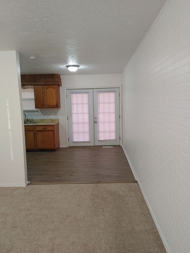 Building Photo - 3 BR HOME-BRIARWOOD SUBDIVISION