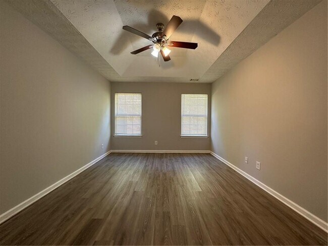 Building Photo - 3976 Hidden Hollow Dr