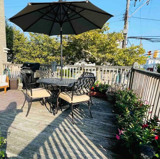 Building Photo - 1 S Bartram Ave