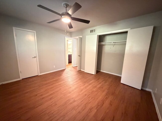 Building Photo - 1bed/1bath condo in 78704