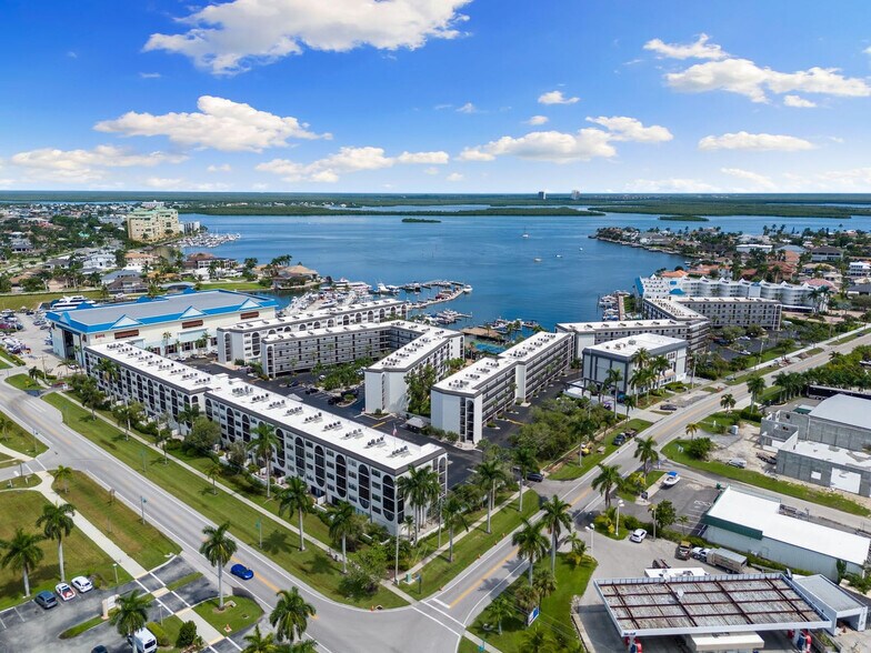 Building Photo - 1011 Anglers Cove