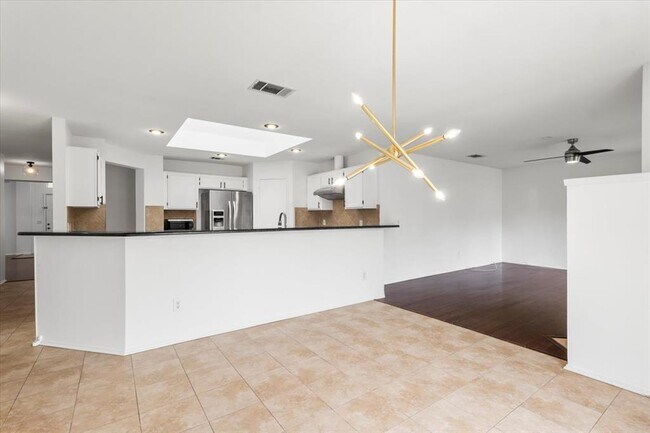 Building Photo - 6105 Back Bay Ln